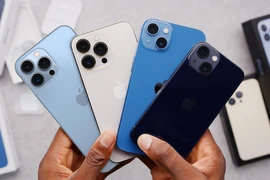 Giá giảm mạnh chưa từng có, iPhone 13 liên tục hút khách