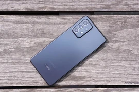 Samsung loại bỏ cục sạc đối với các mẫu smartphone bình dân?
