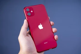 iPhone 11 giảm giá chỉ còn 12,6 triệu đồng