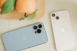 Apple bị phạt 19 triệu USD vì không tặng kèm cục sạc iPhone