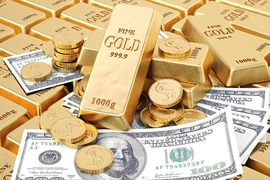 Đồng USD mạnh lên tiếp tục gây áp lực lên giá vàng