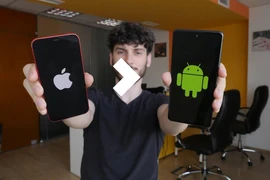 Các ứng dụng mặc định trên iPhone có vô dụng như Android không?