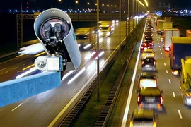 Lái xe độ pô ồn ào có thể bị phạt bởi camera giao thông