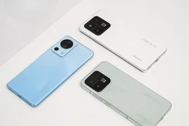 Trên tay bộ đôi smartphone với camera cảm biến 1 inch