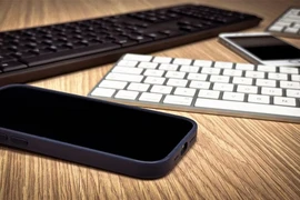 Tin công nghệ 8-12: Hé lộ cách tin tặc qua mặt Apple để cài keylogger trên iPhone