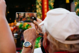 Trung tâm Livestream với siêu thị online bán hàng bằng người ảo AI