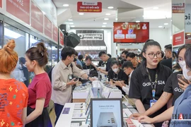 Doanh số bán điện thoại thông minh ở Việt Nam giảm 2% đầu năm 2024