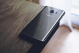 Điện thoại Samsung Galaxy sẽ tự động khóa khi bị đánh cắp 
