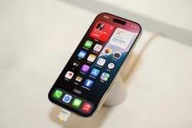 Điện thoại Samsung và iPhone giảm giá nhẹ cuối tháng 9