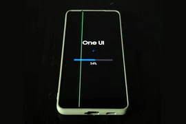 Điện thoại Samsung bị sọc màn hình được thay miễn phí? 