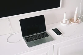 5 mẹo giúp tăng tốc độ sạc laptop mới nhất