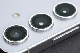 7 phụ kiện điện thoại giá rẻ bạn không nên phí tiền mua