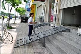 Cho xây tam cấp, giờ bắt đập là sao?