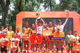 Nhìn lại chặng đường vinh quang Cúp Truyền Hình 2017