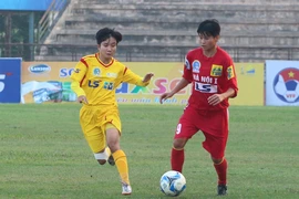 TP.HCM I thắng chật vật tại Thiên Trường