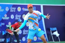 Vắng Lý Hoàng Nam, Minh Tuấn thống trị quần vợt nam