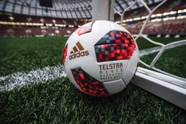 Vòng đấu knock-out 16 đội sử dụng bóng Telstar phiên bản mới