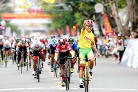 Nguyễn Thị Thật đoạt ‘cú đúp’, Lộc Trời thiết lập kỷ lục