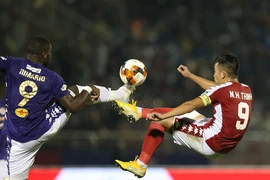 ‘Không dừng V-League trừ trường hợp bất khả kháng’