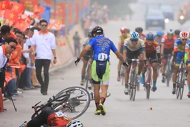 Lê Nguyệt Minh bị phạt về cuối tốp