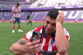 Bốn người sẽ hầu tòa vì giúp Suarez gian lận