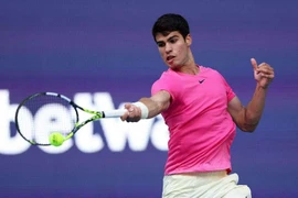 Số 1 trẻ nhất thế giới thắng ‘tốc chiến’ tại Miami Open