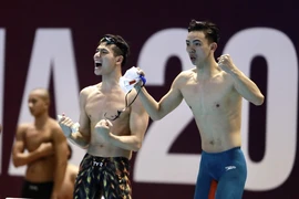Đội bơi tiếp sức đoạt “vàng” ngoạn mục, Phạm Thanh Bảo phá kỷ lục SEA Games