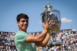 Djokovic chính thức mất vị trí số 1 thế giới