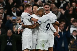 Tottenham dẫn đầu Ngoại hạng Anh, Son Heung-min và đồng đội vẫn bị mắng