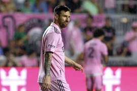 Messi tiếp bước danh thủ Beckham du đấu châu Á