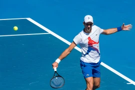 Huyền thoại quần vợt Agassi phong thánh cho Djokovic