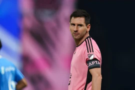 Không tưởng: Rao bán khăn giấy ký hợp đồng của Messi với giá 300.000 bảng Anh