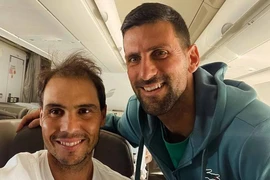 Nadal và Djokovic “đối đầu” trên không