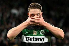 Viktor Gyokeres lập hat-trick: 1 triệu bảng ăn đứt 1,1 tỉ bảng