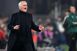 “Người đặc biệt” Mourinho kiện ngược đòi bồi thường 52.000 USD