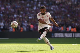 Mohamed Salah tạo dấu ấn lịch sử