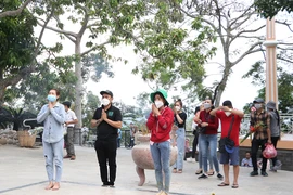 Video: Xếp hàng lên núi Bà Đen vào ngày rằm tháng Giêng