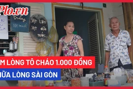 Video: Ấm lòng tô cháo 1.000 đồng giữa lòng Sài Gòn