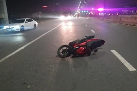Video: Đi chơi gần về đến nhà, thanh niên chạy xe va vào dải phân cách, chết tại chỗ