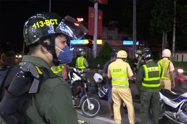 Video: Tổ tuần tra đặc biệt 171, Công an TP Dĩ An xuyên đêm trấn áp tội phạm