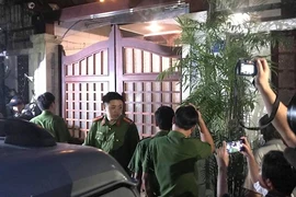 Clip: Khám xét nhà các cựu quan chức Đà Nẵng