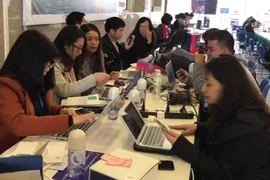 Hàng ngàn nhà báo miệt mài đưa tin sự kiện Mỹ - Triều