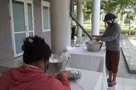 Đà Nẵng: Dân phấn khởi vì mở ATM gạo giúp người nghèo