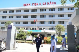 Bệnh viện C Đà Nẵng phân luồng đón bệnh nhân