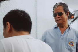 Người thầy của những đứa trẻ ‘bóng tối’