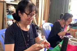 Video: 13 năm dạy nghề miễn phí cho người khuyết tật