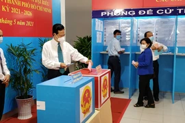 Video: Nguyên Thủ tướng Nguyễn Tấn Dũng bỏ phiếu bầu cử