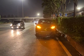 Video: Chạy xe máy ngược chiều, thanh niên bị ô tô tông chết tại chỗ