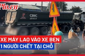 Video: Xe máy bất ngờ lao vào xe ben, người phụ nữ bị cán chết tại chỗ