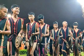 Video: Đến phố núi Pleiku tham gia 'Đêm cồng chiêng cuối tuần'